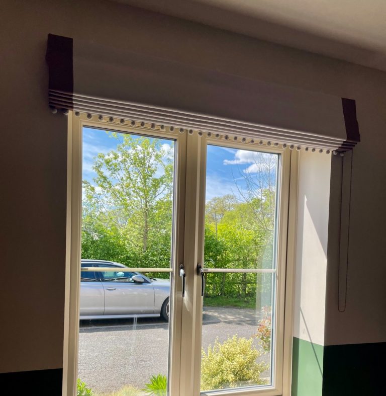 Made to measure roman blind