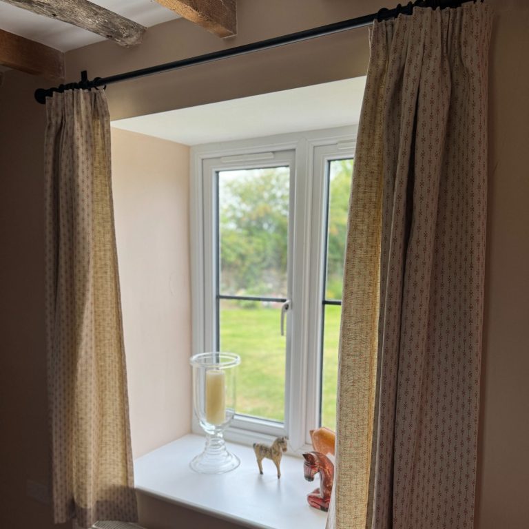 Made to measure roman blind
